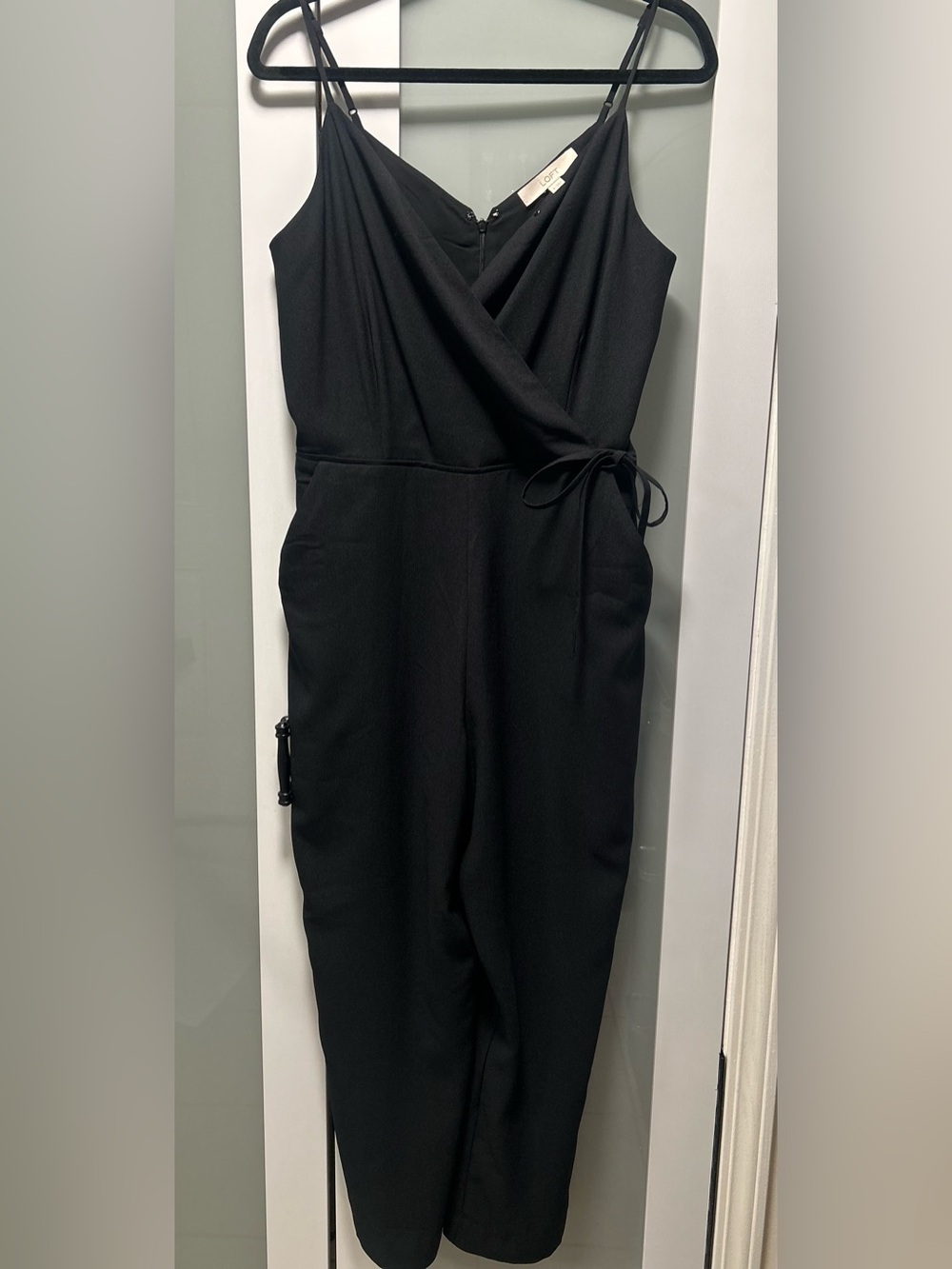 Loft Ann Taylor Black Jumpsuit Adjustable Straps Size 6